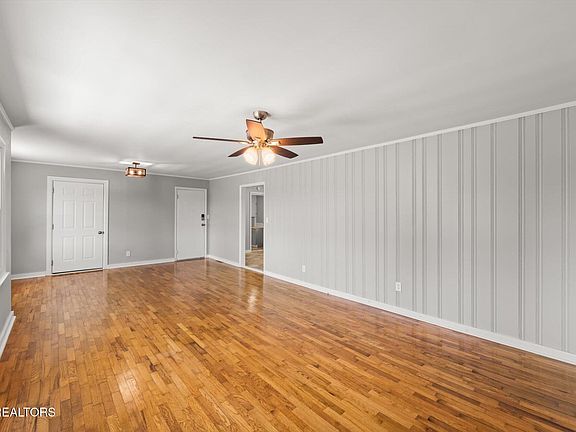 5th image of 212 Teague Dr