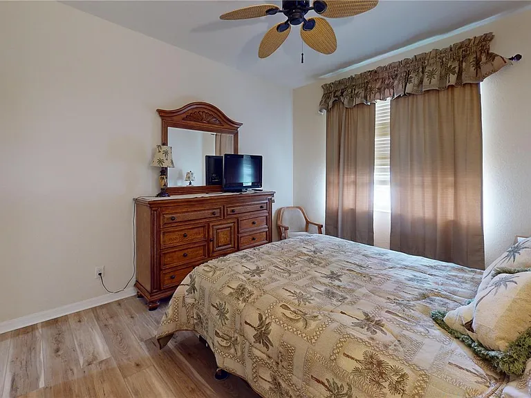 11462 Saffron Ct — Photo 6