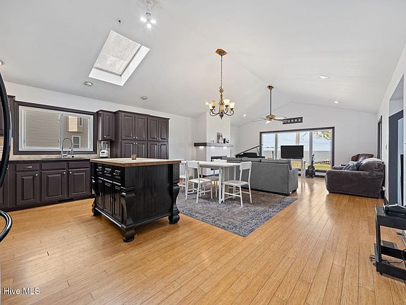 5th image of 598 Ellis Cove Road