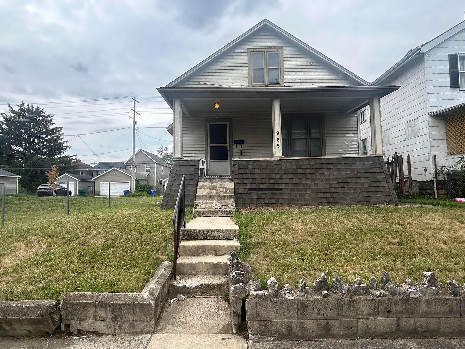 965 Gilbert St photo 1