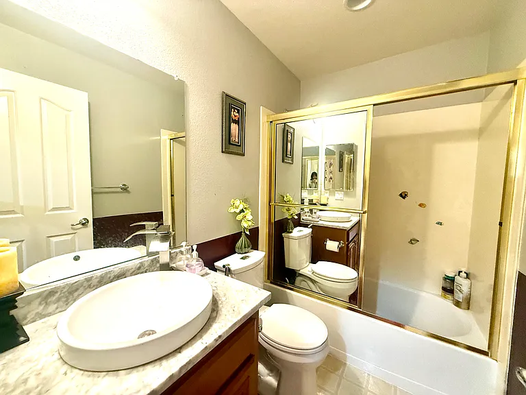 1176 Thornbury Ln — Photo 9