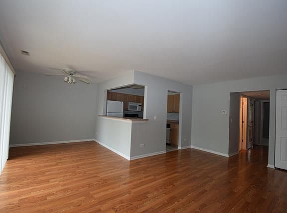 3rd image of 209 W Court Of Shorewood APT 1A