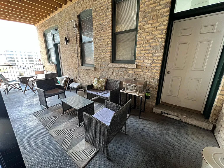 351 W Oak St #104 — Photo 6