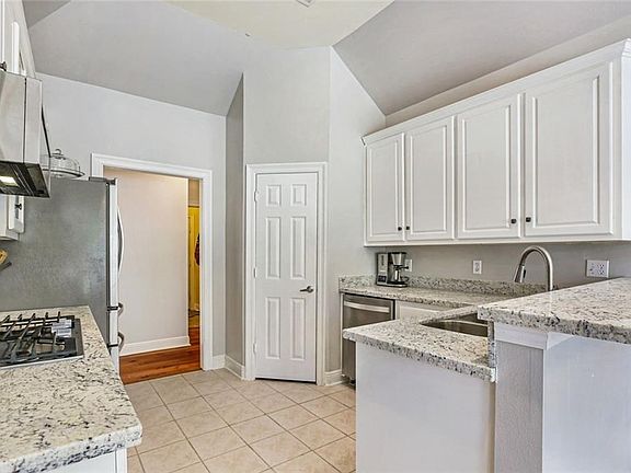 3rd image of 1880 Palmer Ct
