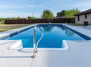 830 42nd St SW, Paris, TX 75460