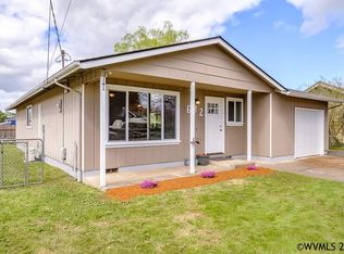 682 S 7th St, Independence, OR 97351