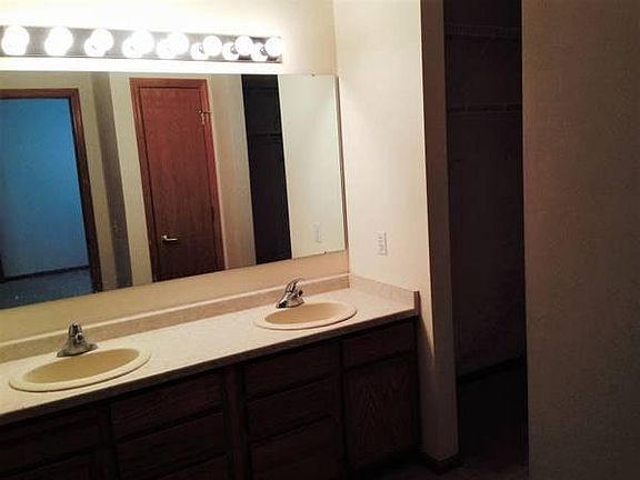 5th image of 301 Harbour Town Dr APT 217