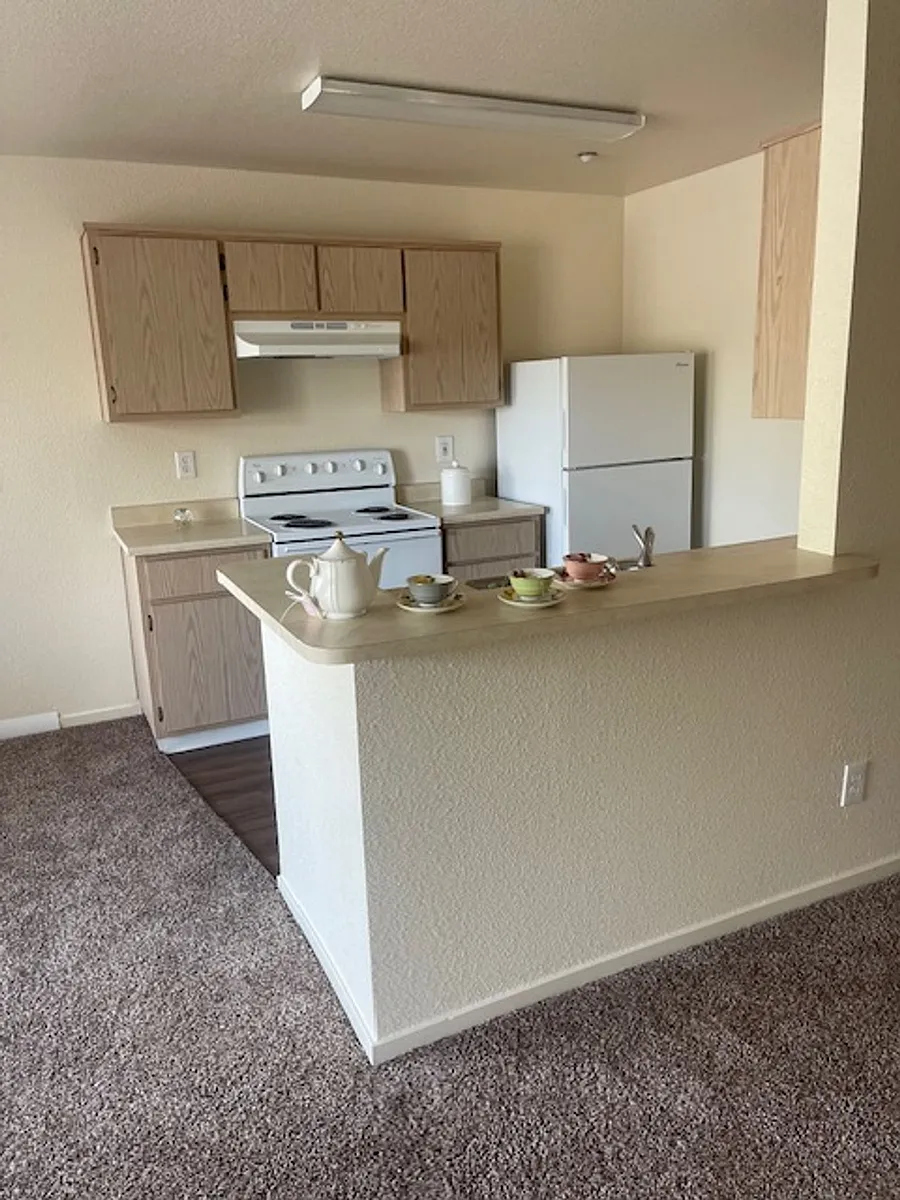 Building Photo - Whispering Oaks