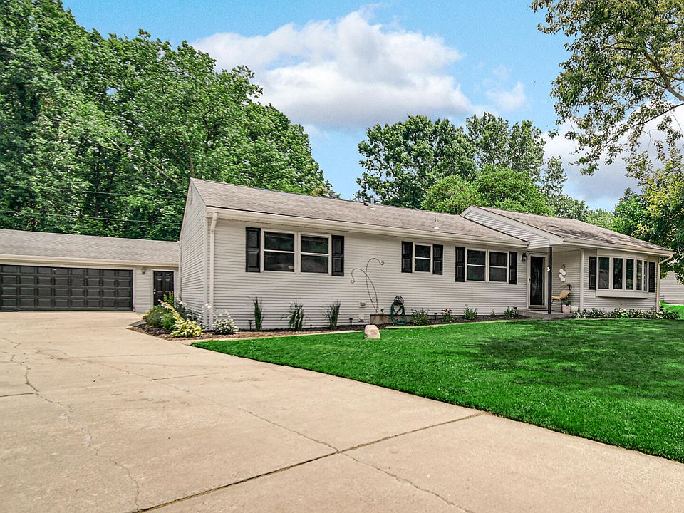 1st image of 5202 Lynn Ln