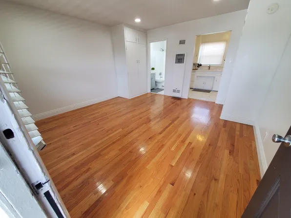 4787 E Pacific Coast Hwy APT 10, Long Beach, CA 90804