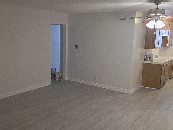 3rd image of 120 Alamitos Ave APT 9