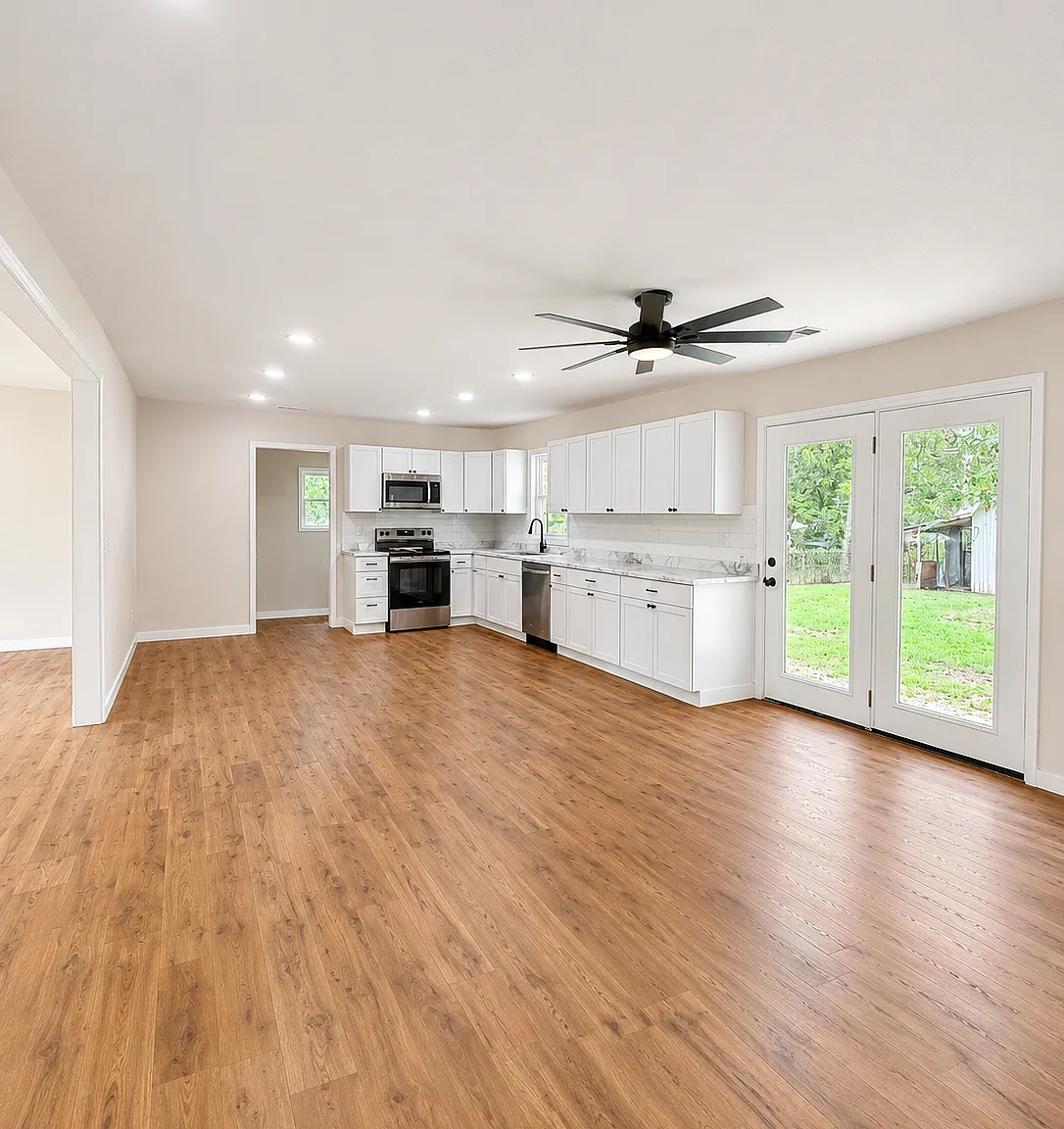 4 bed, 1860 sqft, $1,748 — Photo 3