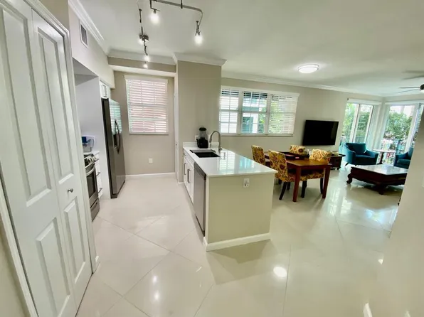 225 NE 1st St, Delray Beach, FL