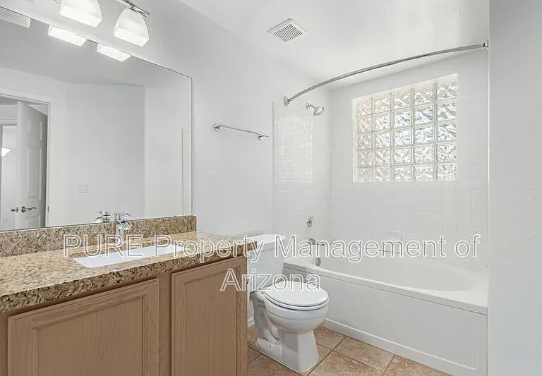 10401 N 52nd St #121 — Photo 9