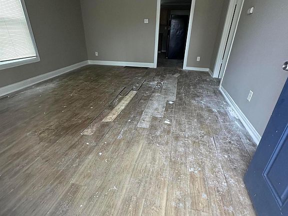 3rd image of 146 Wrexham Ave