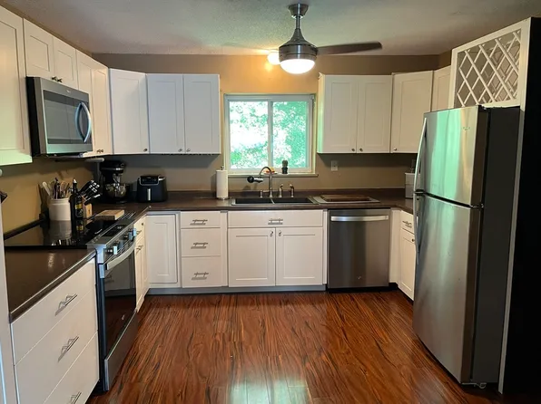 5455 N Main St APT 17E, Fall River, MA 02720