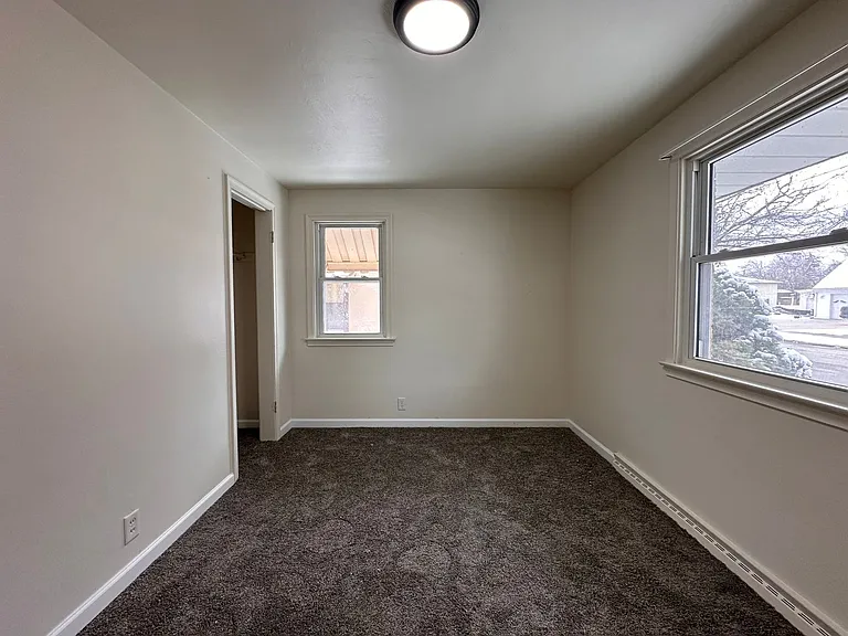 335 14th Ave — Photo 18