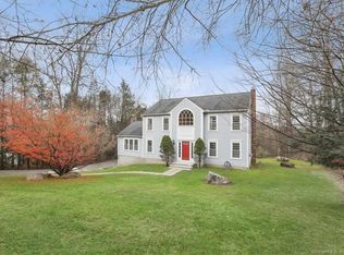 21 Colonial Ridge Dr, Gaylordsville, CT 06755