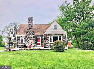 8 Circle Dr, Eagleville, PA 19403