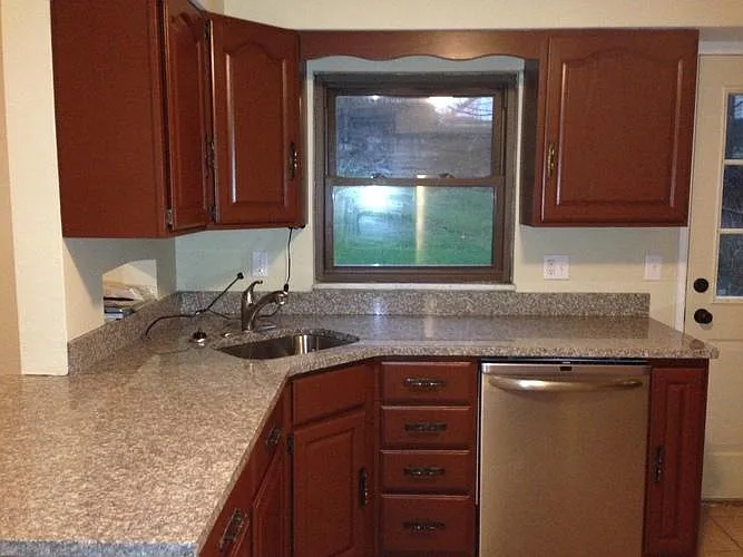 3 bed, 1.0 bath, 1200 sqft, $1,399 — Photo 2