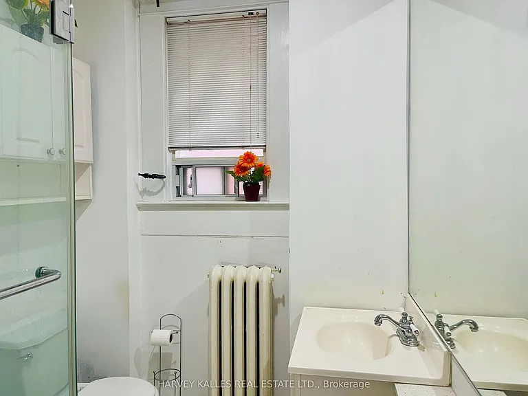 218 Heath St W #2 — Photo 10