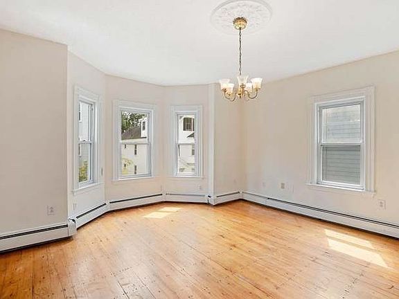 2nd image of 39A Goldsmith St #3