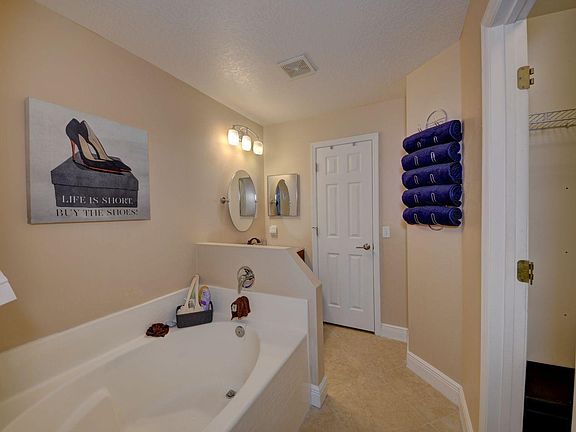 3rd image of 6142 NW Wild Cotton Way