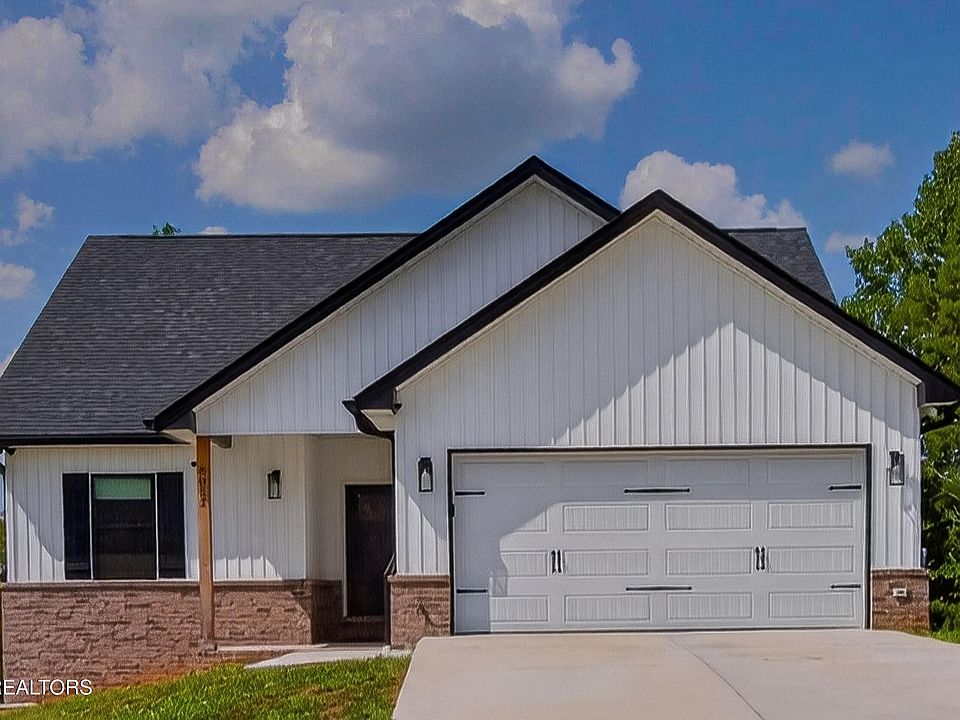 1st image of 8011 Stone Hollow Dr