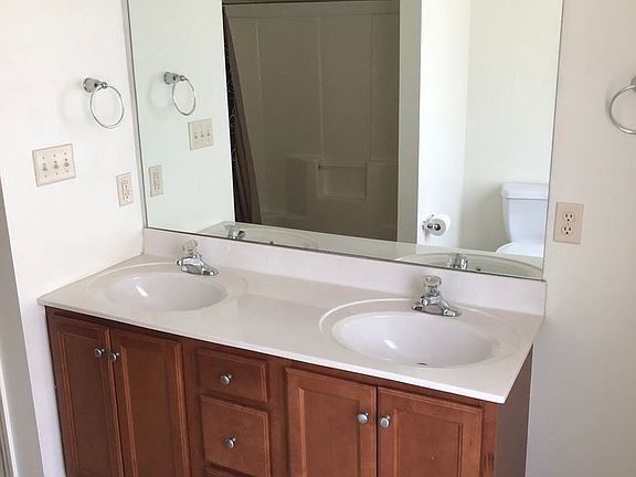 4th image of 260 Torrey Pines Dr