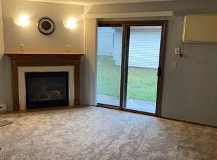 1227 Glades Dr S #27, Altoona, WI 54720