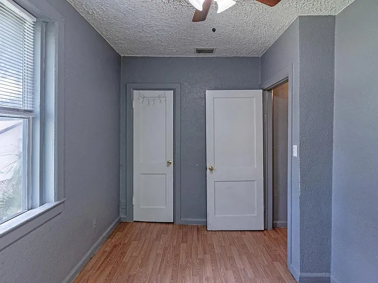 1526 W 22nd St — Photo 13
