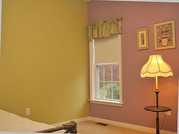 1st floor bedroom or office