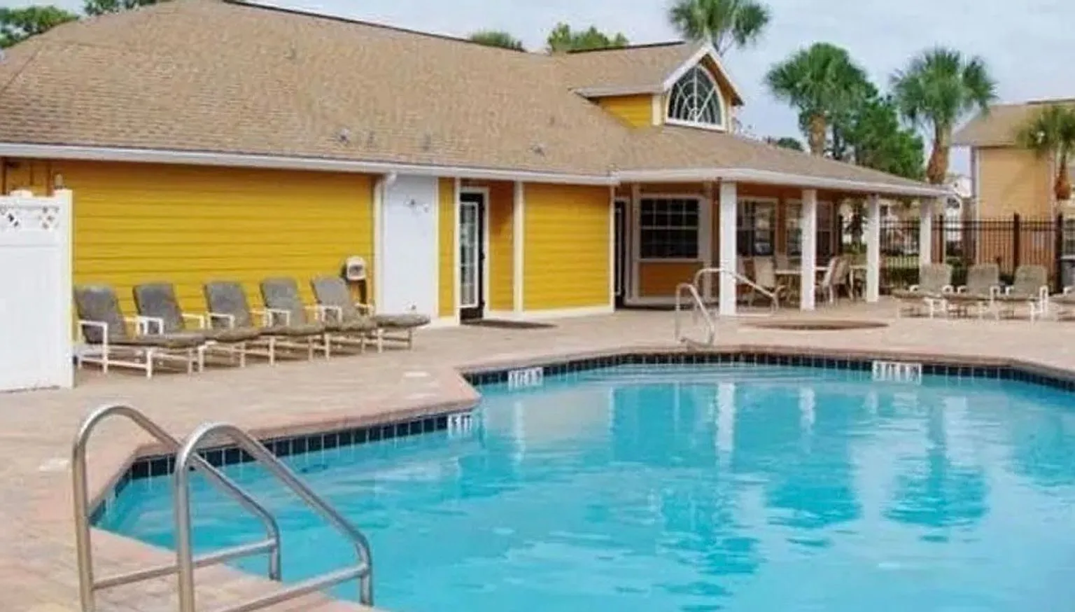 2490-65 Sweetwater Club Circle, Kissimmee, FL 34746 3 bedroom / 2 bath — Photo 4