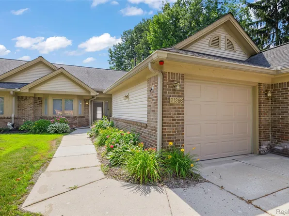 21366 Mulberry Ct, Farmington, MI 48336