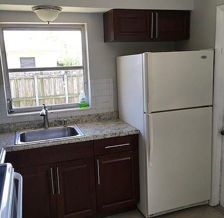2nd image of 292 NE 41st St