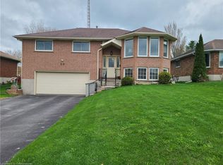 29 Bonniewood Dr, Mapleton, ON N0G1P0