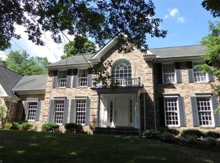 7945 Wedgewood Dr, Chesterland, OH 44026