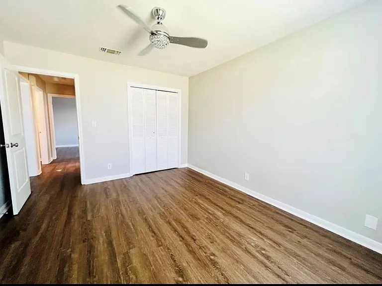 3202 Henderson St — Photo 13