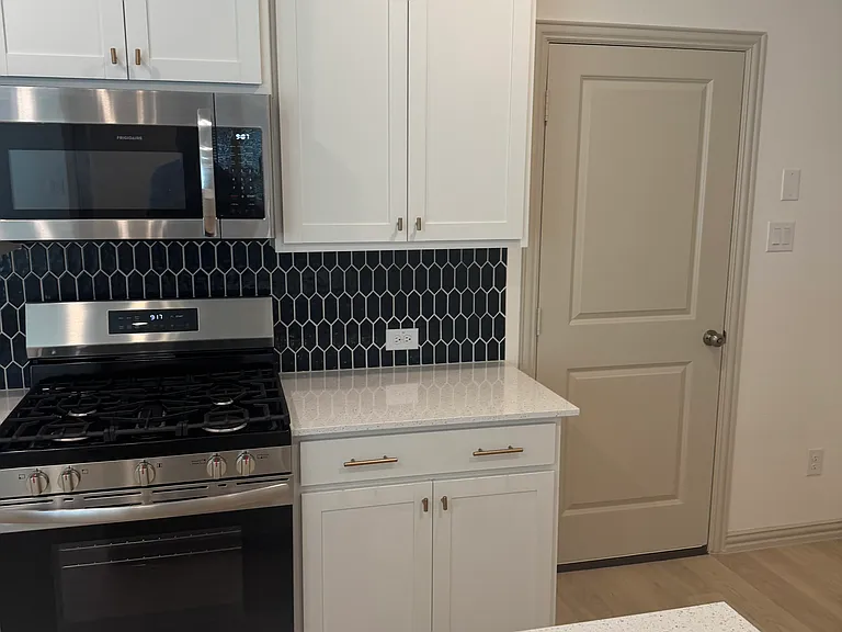 Kitchen pic 3