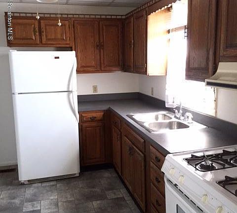 5th image of 404 Clover St #L-127