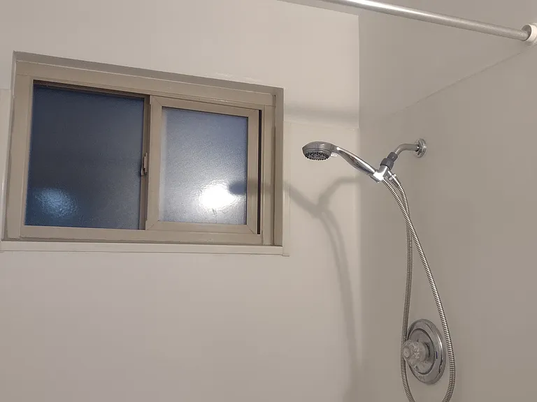 1301 W Emerson St #7 — Photo 9