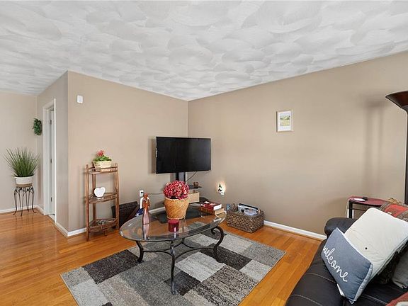 3rd image of 239 Ausdale Rd