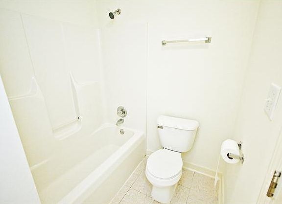 5th image of 1233 Parkway Pl APT A