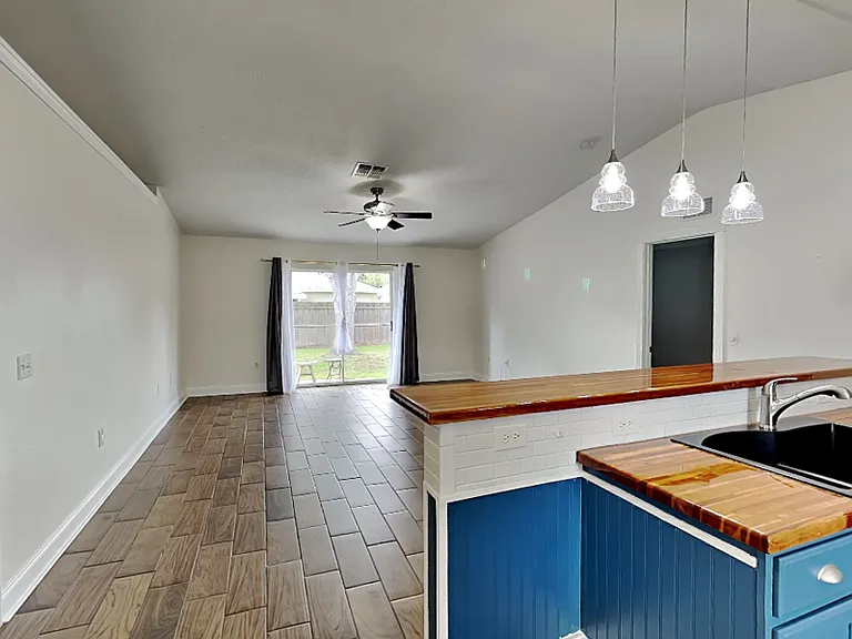 3512 Stonefield Dr — Photo 6