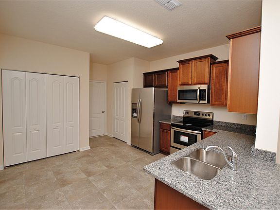 3rd image of 668 Servia Dr