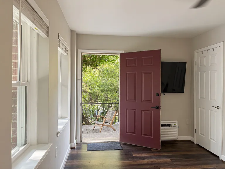 1527 N Colonial Ter #A — Photo 21