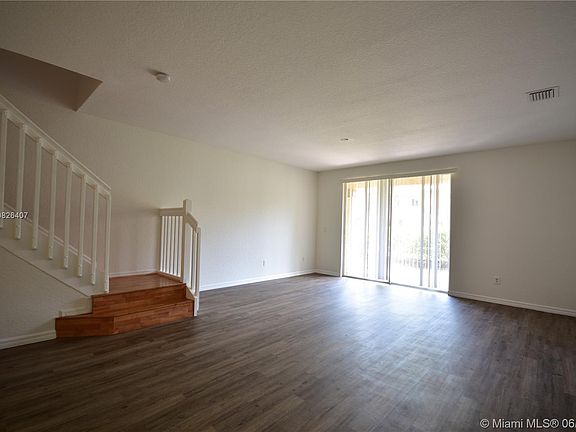 5th image of 1952 Gardenia Ct #1952