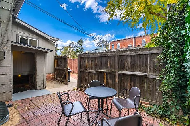2 bed, 800 sqft, $1,250 — Photo 2