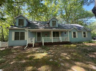 9463 Cunningham Ln, Traverse City, MI 49685