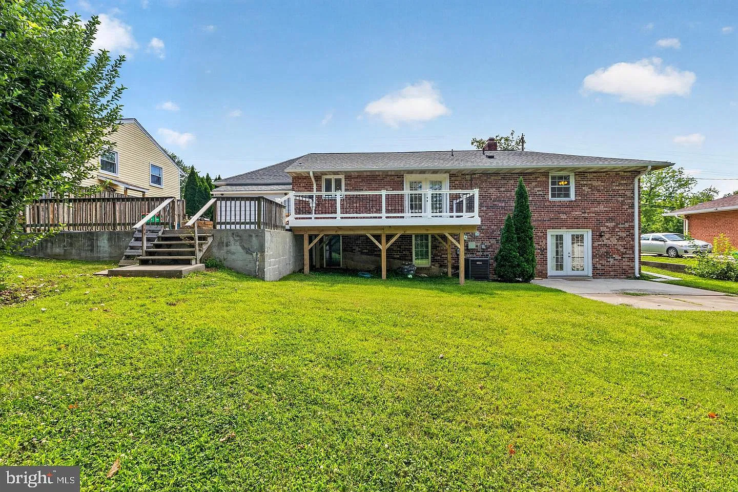 5 bed, 4.0 bath, 1250 sqft, $3,500 — Photo 3